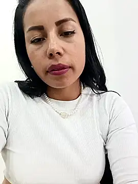 _andrea30 live sex cam