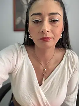 _Bella-Office1's cam snapshot