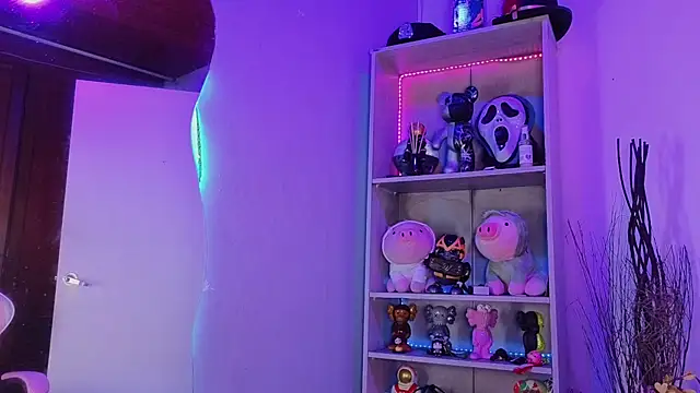 EmilyMiller_'s cam snapshot