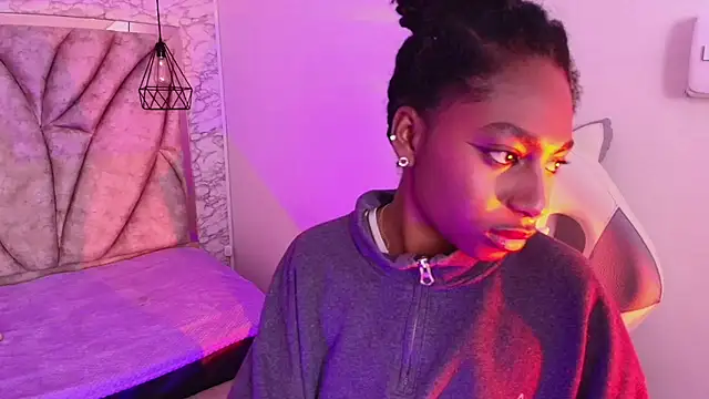 Queen_perla_'s cam snapshot