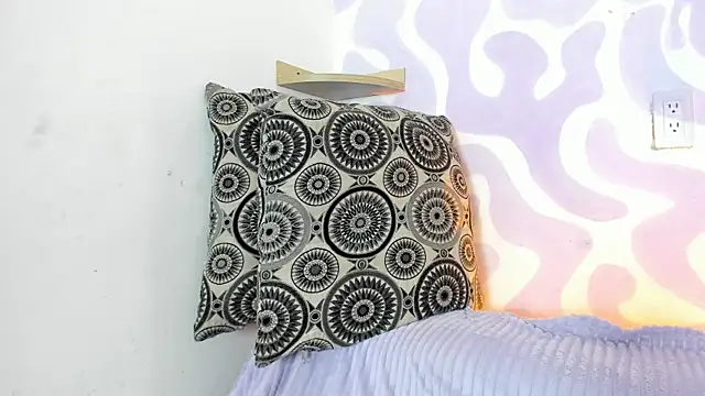 mia_scarlett7's cam snapshot