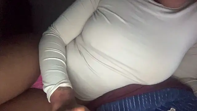 Cherrybloom444's cam snapshot