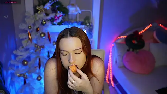 LisaElfy live sex cam