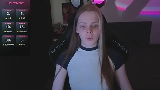 Luna_Navy's cam snapshot