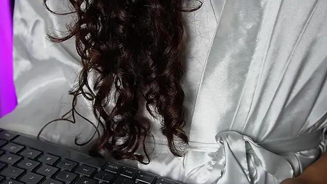 sara_sharma_'s web cam