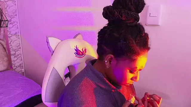 Queen_perla_'s cam snapshot