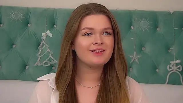 CrystalLyons's cam snapshot