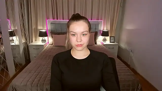 SimaHeaven's cam snapshot