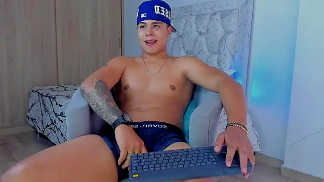 SantiagoReyesFtt live sex cam