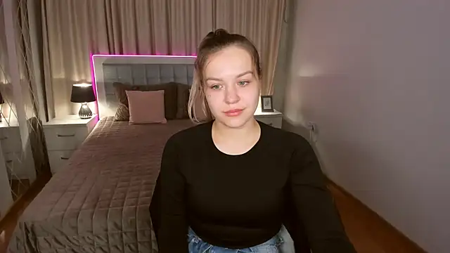 SimaHeaven's cam snapshot