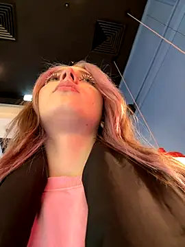 LoraaDoll's cam snapshot