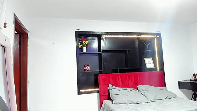 Lili_Gomez_'s cam snapshot