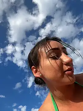 Ninabigtitied's cam snapshot