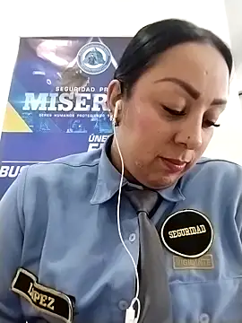 CRISTAL__11's cam snapshot