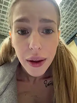 kira_mia's cam snapshot