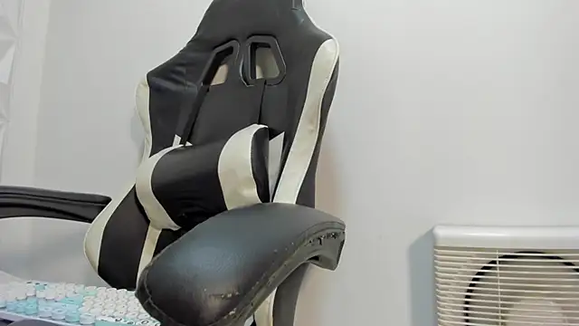 Hotblosson live sex cam