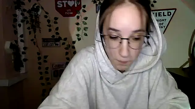 Moon__Lily's cam snapshot