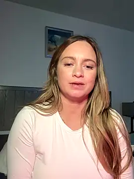 Sophie_Raegan's cam snapshot