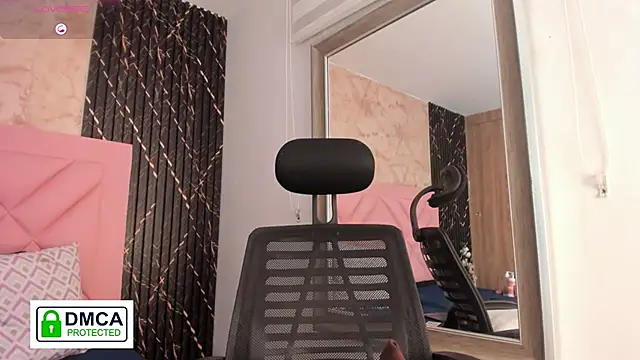 maia_bianchi's cam snapshot