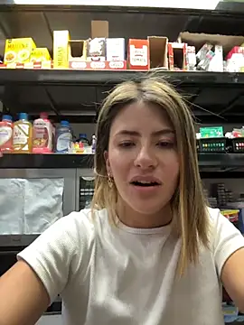 Andrea_19blonde's cam snapshot