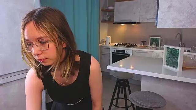 SharriDobes's cam snapshot