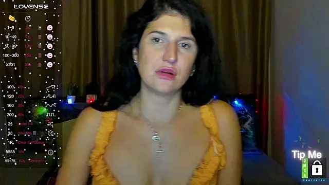 Alianna_Solo_Kisses's cam snapshot