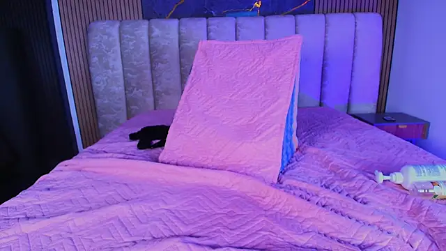 mia_scot's cam snapshot