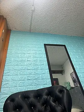 SALOME_KORLAND's cam snapshot