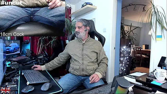 OnlineBossUK's cam snapshot