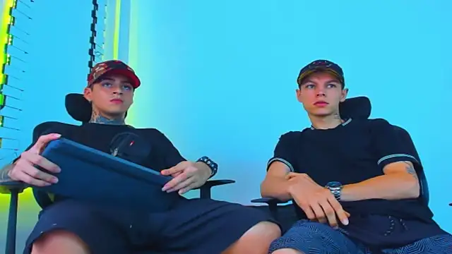 HOT_boy2025's cam snapshot