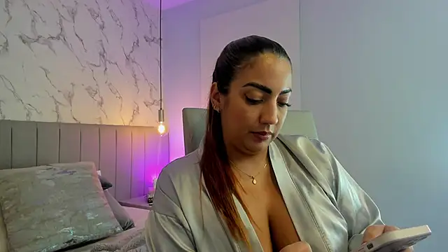 Karlla_Brown's cam snapshot