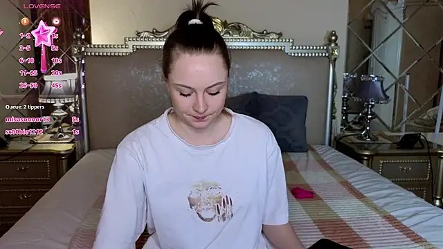 HolyBabyDoll's cam snapshot