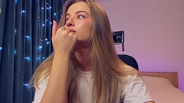 MalloryWest's cam snapshot