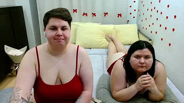 BeckyAndHellen live sex cam