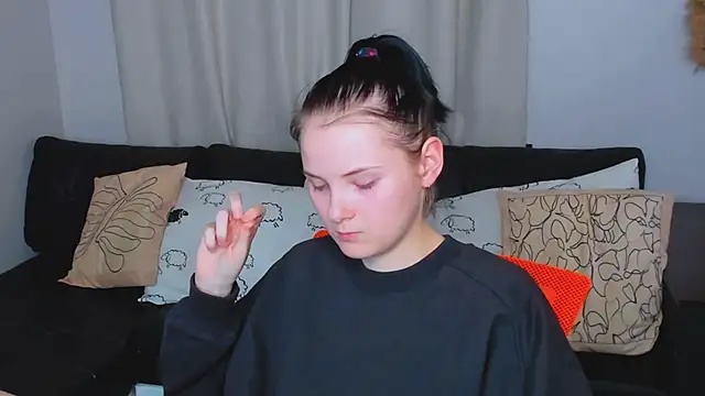 Leila_xxBaby's cam snapshot