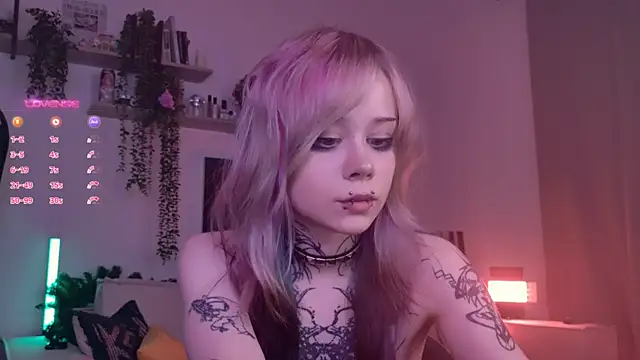 Lollyshy live sex cam