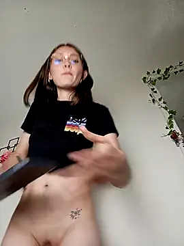 MilaFyre live sex cam