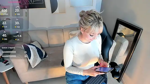 marie_bass's cam snapshot