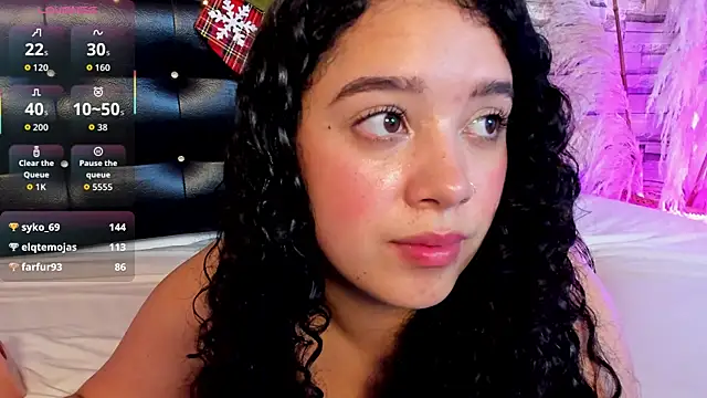 Julieta_333's cam snapshot