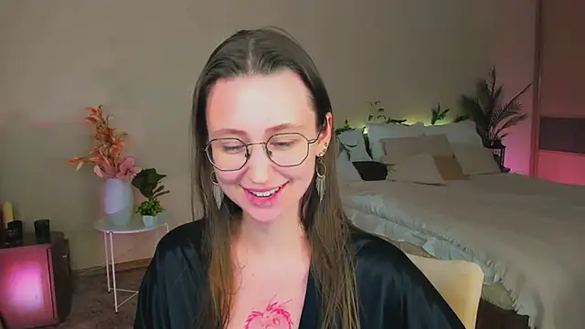 YourLovellyStory's cam snapshot