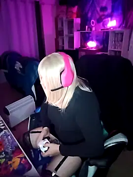 JulietteMaitresse live sex cam