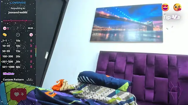 Alicia_Whitee's cam snapshot