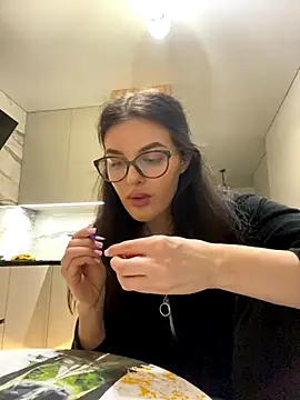 little_belucci's cam snapshot