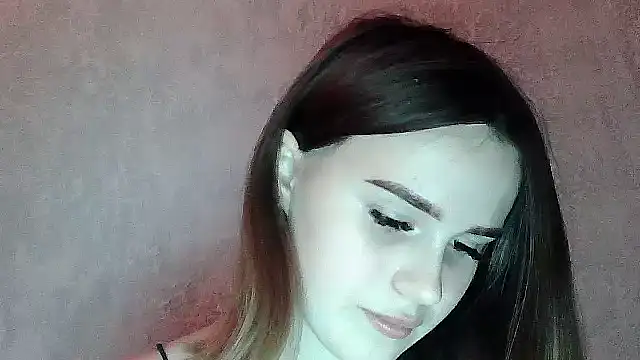 SweetLoraa's cam snapshot