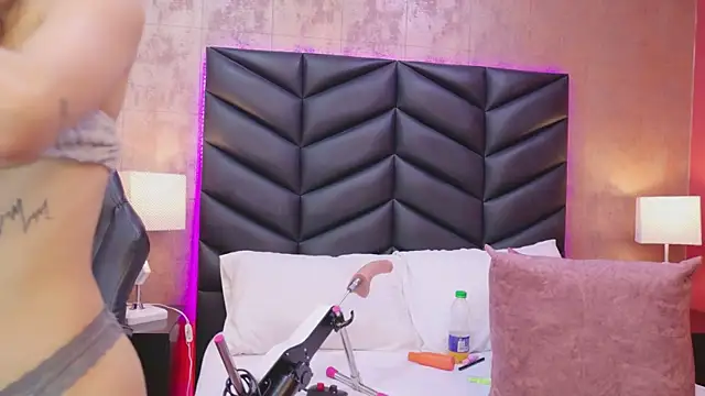 MonserratPeters's cam snapshot