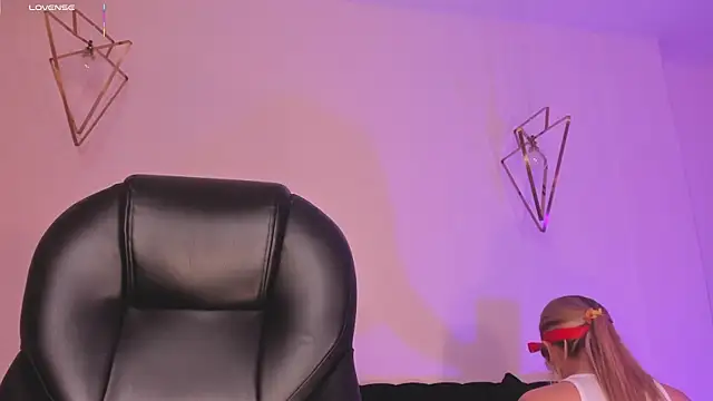 EveBensonX's cam snapshot