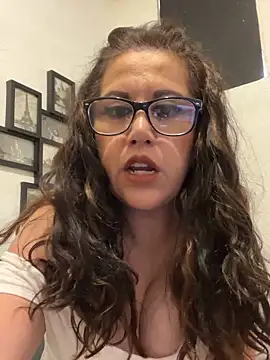 MirandaLatinaLovely's cam snapshot