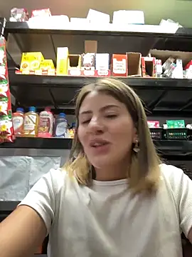 Andrea_19blonde's cam snapshot