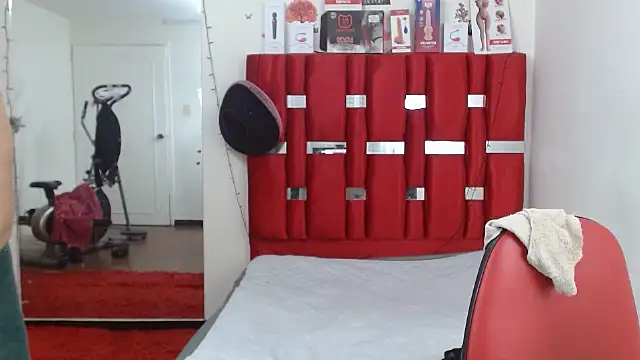 krystal_thomson's cam snapshot