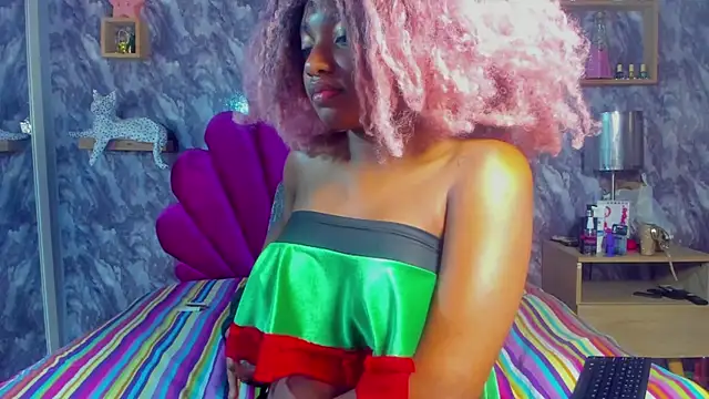 EMMAPARISS's cam snapshot